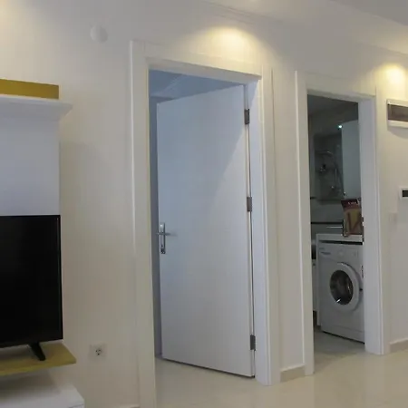 At Cleopatra Beach Apartment