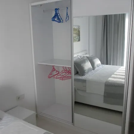 At Cleopatra Beach Apartment Alanya