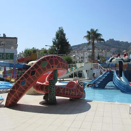 At Cleopatra Beach Apartment Alanya